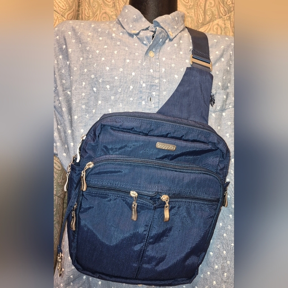 Baggallini Handbags - Baggallini Blue Washable Messenger Bag & Matching Wristlet